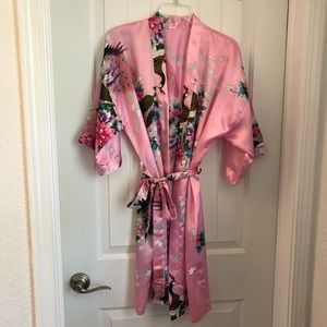 🌺 Silk robe with peacocks